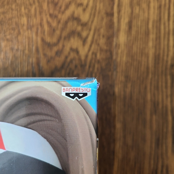 BTS V Q Posket - Picture 4 of 4